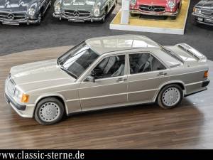 Image 9/15 de Mercedes-Benz 190 E 2.3-16 (1986)