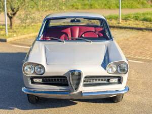 Image 6/7 of Alfa Romeo 2000 Sprint (1961)