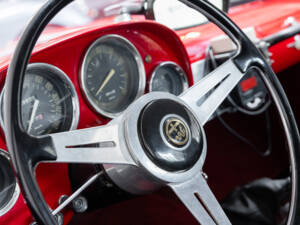 Image 10/39 of Alfa Romeo 2000 Spider (1960)