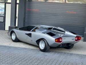 Afbeelding 10/45 van Lamborghini Countach LP 400 (1975)