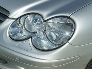 Image 36/50 of Mercedes-Benz SL 350 (2005)