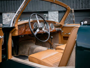 Image 25/50 of Aston Martin DB 2&#x2F;4 Mk I DHC (1954)