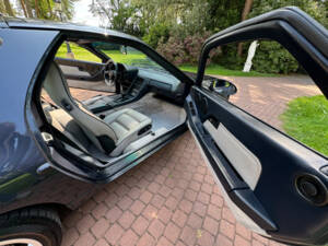 Bild 39/77 von Porsche 928 GT (1990)