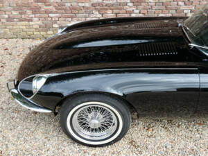 Image 34/50 of Jaguar E-Type V12 (1974)