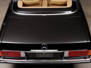 Immagine 14/36 di Mercedes-Benz 560 SL (1987)