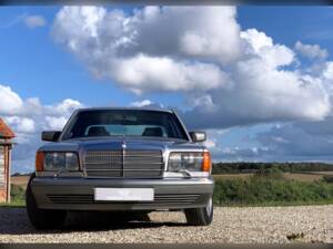 Image 2/37 de Mercedes-Benz 500 SE (1990)