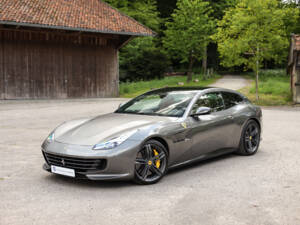 Immagine 1/61 di Ferrari GTC4Lusso (2017)