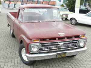 Image 24/74 of Ford F-100 Styleside (1966)