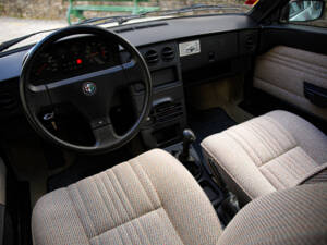 Image 19/39 of Alfa Romeo 33 - 1.3 S (1987)