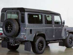 Image 10/20 of Land Rover Defender 110 (2016)