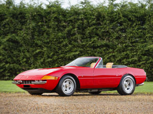 Image 2/40 of Ferrari 365 GTB&#x2F;4 Spyder (1973)