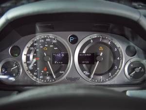 Aston Martin DB 9 - Tacho