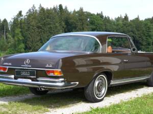 Image 9/19 of Mercedes-Benz 280 SE 3,5 (1971)