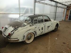 Bild 1/32 von Jaguar 240 (1968)