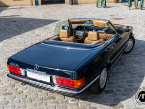 Image 4/32 of Mercedes-Benz 560 SL (1988)