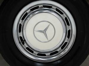 Image 11/15 of Mercedes-Benz 280 SE (1968)