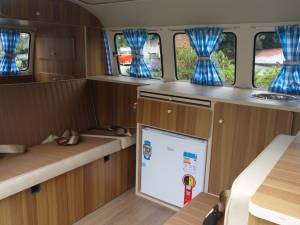 Image 25/45 of Volkswagen T2b Camper (1978)