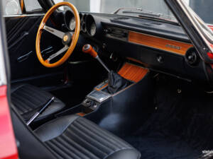 Image 30/43 of Alfa Romeo 2000 GT Veloce (1972)