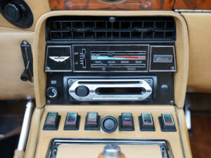 Image 39/50 of Aston Martin V8 Volante (1981)