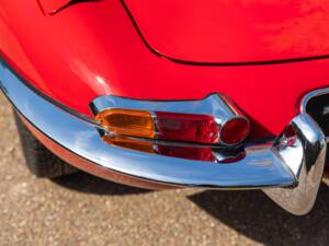 Image 43/44 of Jaguar E-Type 3.8 (1962)