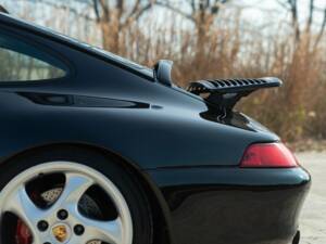 Image 11/50 of Porsche 911 Carrera (1996)