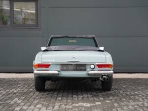 Immagine 8/50 di Mercedes-Benz 280 SL (1968)