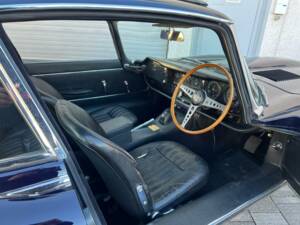 Image 26/33 of Jaguar E-Type 4.2 (1966)