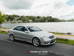 Bild 2/47 von Mercedes-Benz CLK 55 AMG (2004)