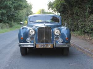 Image 2/18 of Jaguar Mk II 3.8 (1960)