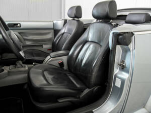 Bild 32/50 von Volkswagen New Beetle 2.0 (2003)