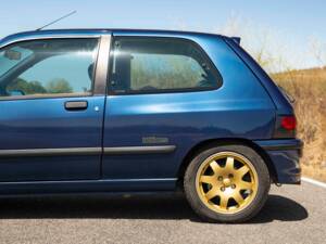 Image 38/87 of Renault Clio Williams (1994)