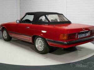 Image 9/19 de Mercedes-Benz 280 SL (1975)