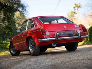 Image 28/77 of MG MGB GT (1972)