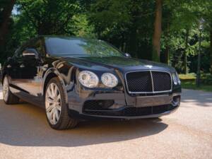 Imagen 56/68 de Bentley Flying Spur V8 S (2017)