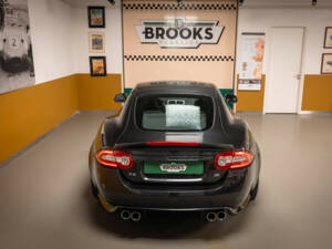 Image 37/45 of Jaguar XKR (2010)