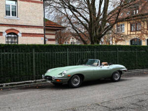 Image 6/60 de Jaguar E-Type (1970)