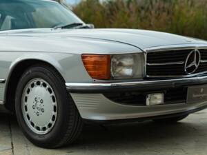 Image 18/50 of Mercedes-Benz 300 SL (1988)