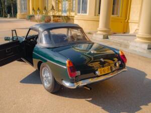 Afbeelding 43/50 van MG MGB GT (1974)