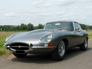 Image 1/22 de Jaguar E-Type (1968)