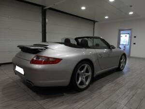 Image 6/6 of Porsche 911 Carrera 4S (2006)