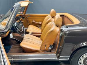 Image 3/38 of Mercedes-Benz 280 SL (1968)