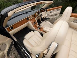 Image 46/50 of Bentley Azure (2007)