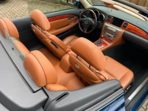 Image 13/17 of Lexus SC 430 (2005)