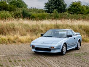 Image 25/49 of Toyota MR2 (1989)