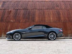 Image 3/35 of Aston Martin Vanquish (2017)