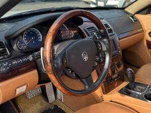 Bild 9/44 von Maserati Quattroporte 4.2 (2007)