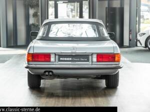 Image 4/15 of Mercedes-Benz 560 SL (1988)