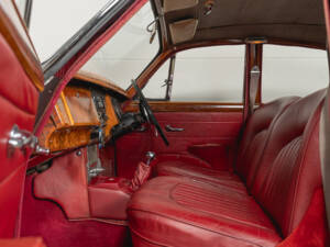 Image 3/34 de Jaguar Mk II 3.4 (1965)