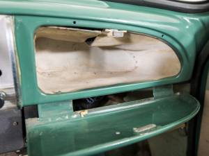 Image 38/50 of Morris Minor 1000 Traveller (1964)