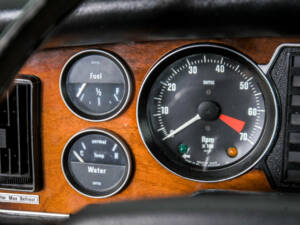 Image 20/50 de Jaguar XJ 12 L (1975)